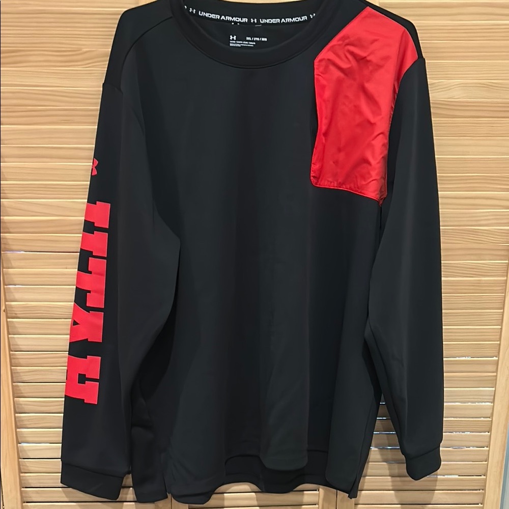 Under Armour Black and Red Sweatshirt Athletic Style